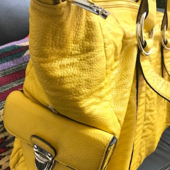 BUENO COLLECTION VINTAGE BRIGHT YELLOW TEXTURED 23" WEEKENDER OVERNIGHT TOTE BAG - Picture 6 of 16